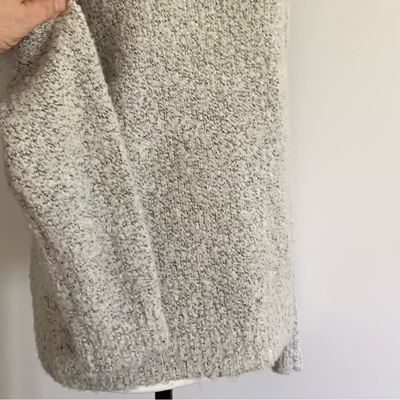 GAP boucle wool blend sweater - Picture 8 of 11